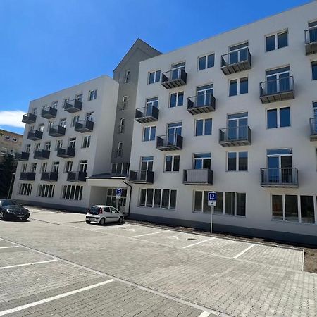 2 Room Apartment With Balcony ลิฟตอฟสกีมิคูลาช ภายนอก รูปภาพ