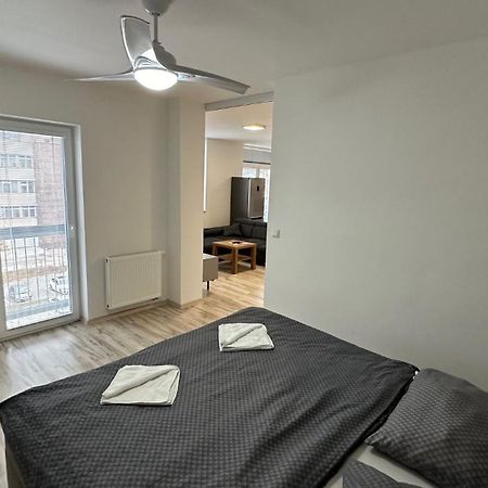 2 Room Apartment With Balcony ลิฟตอฟสกีมิคูลาช ภายนอก รูปภาพ