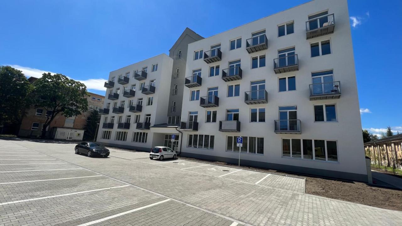 2 Room Apartment With Balcony ลิฟตอฟสกีมิคูลาช ภายนอก รูปภาพ