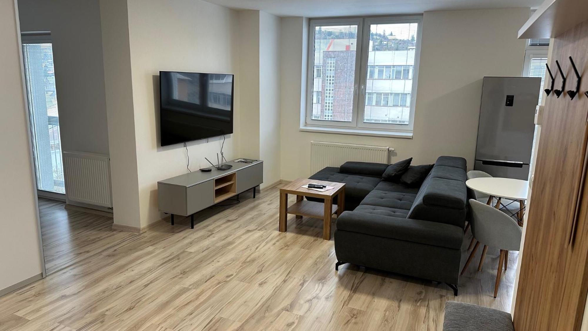 2 Room Apartment With Balcony ลิฟตอฟสกีมิคูลาช ภายนอก รูปภาพ