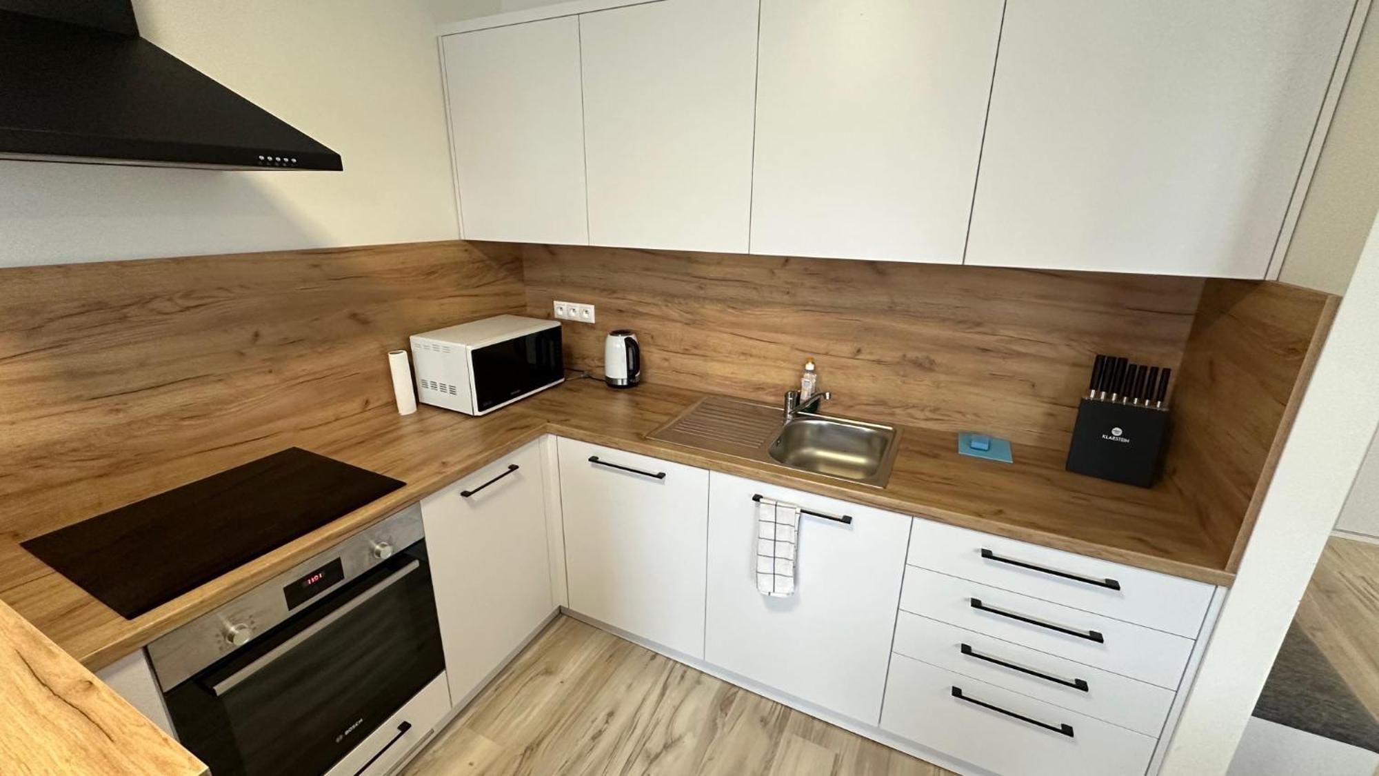 2 Room Apartment With Balcony ลิฟตอฟสกีมิคูลาช ภายนอก รูปภาพ