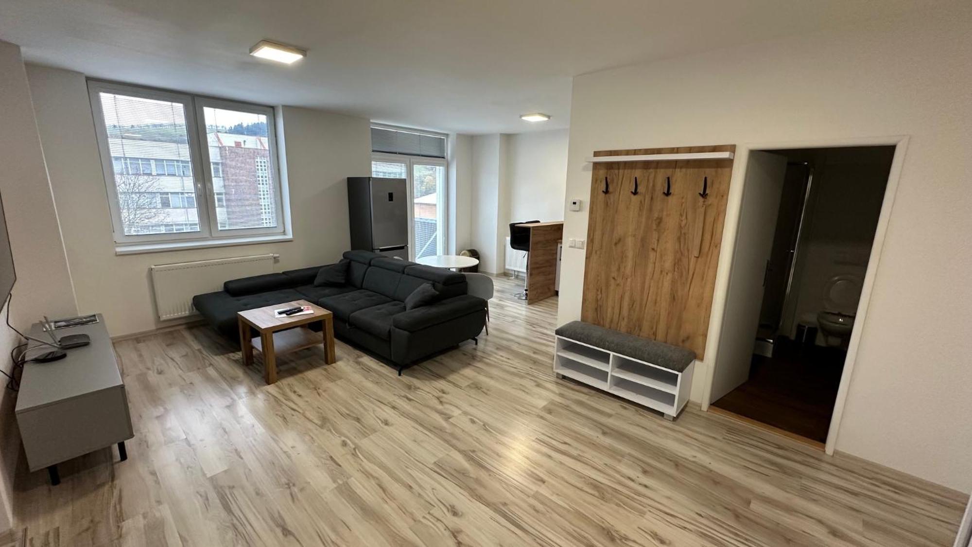 2 Room Apartment With Balcony ลิฟตอฟสกีมิคูลาช ภายนอก รูปภาพ